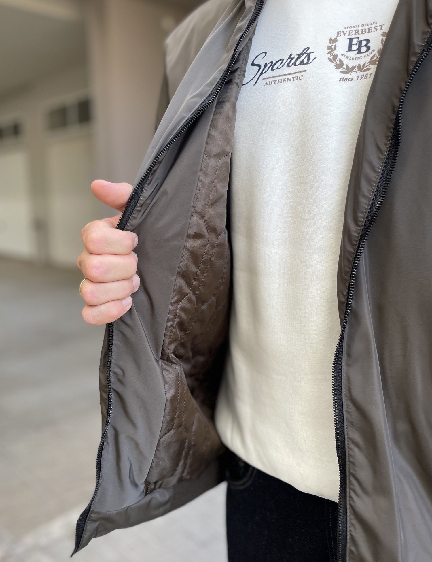 Ανδρικό χακί μπουφάν με γιακά και λάστιχο Plus Size EP492 φωτογραφία